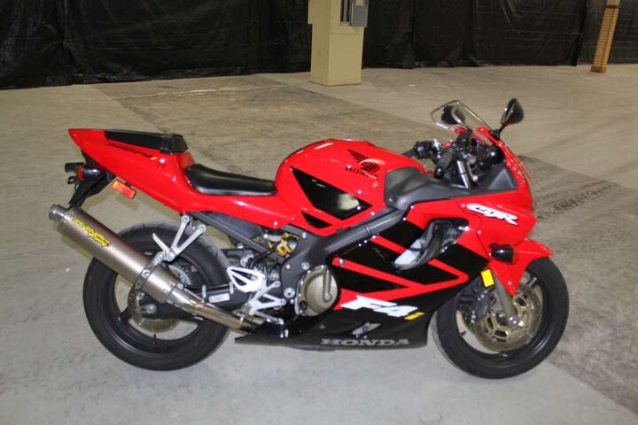 2001 cbr600f4ithe best bike in the 600 supersport class is even