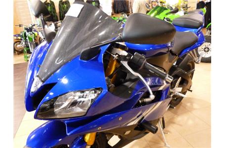 2006 blue yamaha r6 great condition