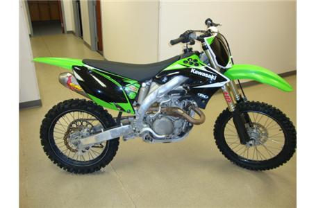 a leaner stronger and efi equipped racing thoroughbred this one has a full fmf