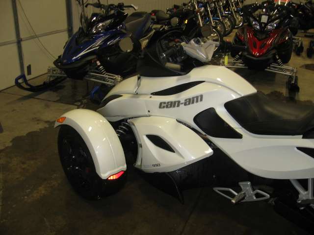 not your normal spyder the can am spyder rs roadster riding