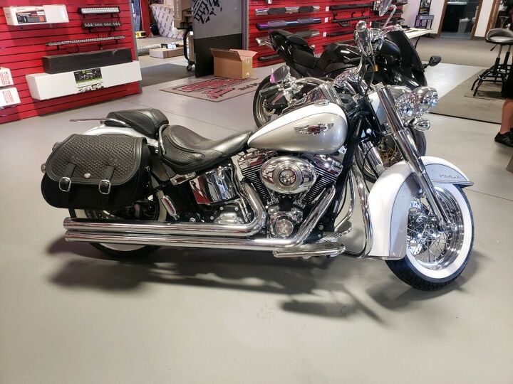 2008 harley softail deluxe immaculate