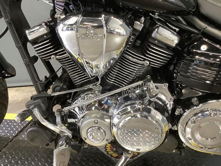 cobra exhaust intake windshield chrome forks new rear tire cool and clean