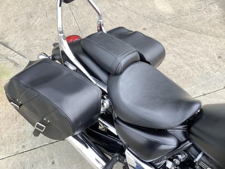 1 owner abs backrest hard mounted saddle bags onboard computer clean fuel