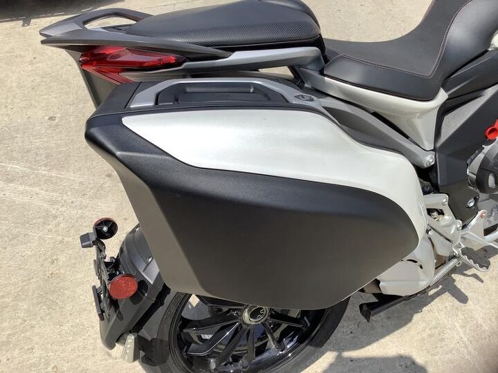 wow factor low miles abs cruise control hard bags hand guards crispy clean