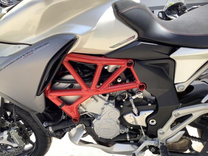 wow factor low miles abs cruise control hard bags hand guards crispy clean