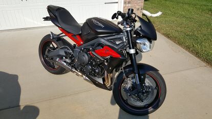 LIKE NEW, ADULT OWNED, GARAGE KEPT, 2015 TRIUMPH STREET TRIPLE R (ABS)