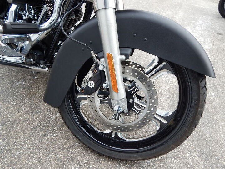 21 front wheel with rotors security abs audio cruise control vance and hines