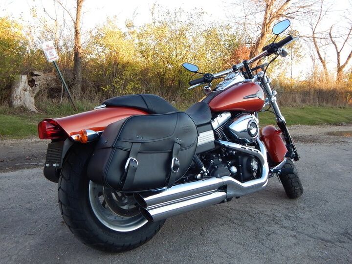 quick detach windshield hard mounted saddlebags only 300 miles great color