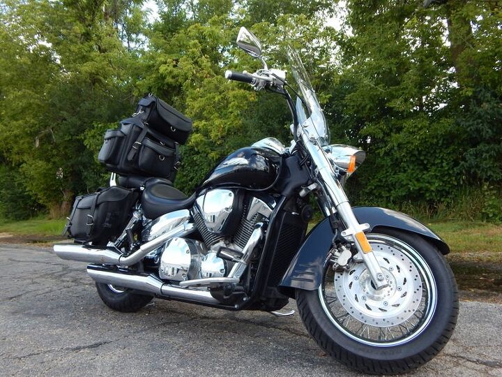 1 owner rear backrest shield saddlebags tour bag we can ship this for