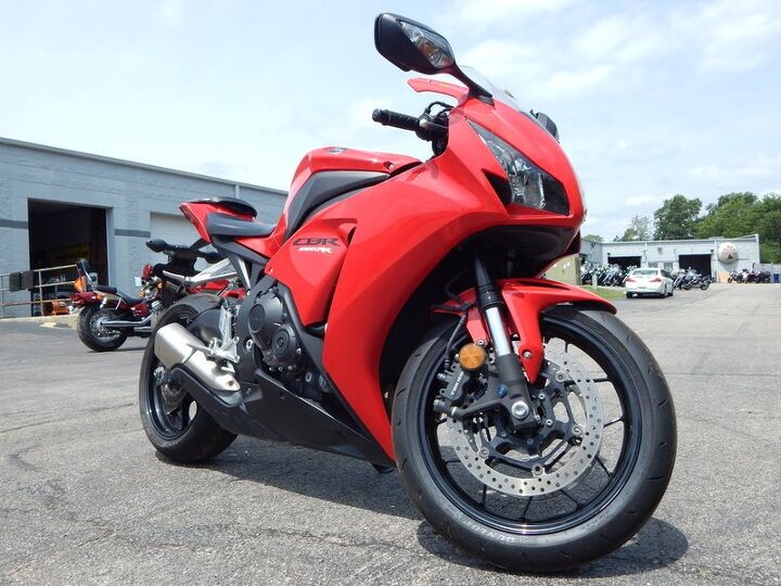 1 owner stock newer tires red 1000cc rocket we can ship this for 399