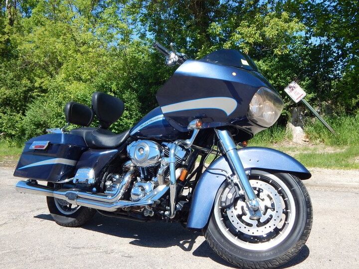 1 owner only 4000 miles bassani 2 into 1 exhaust high flow chrome forks
