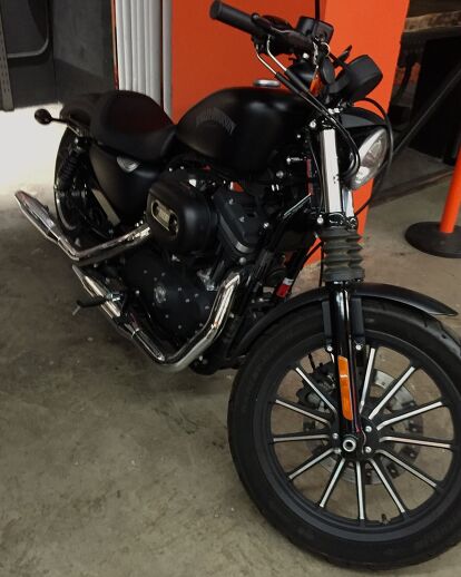 2015 Harley Davidson IRON883 (XL883N) 1,570 Miles