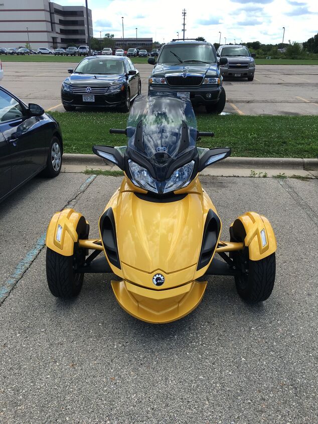 2013 canam spyder st s se semi automatic pristine condition only 5 800 miles