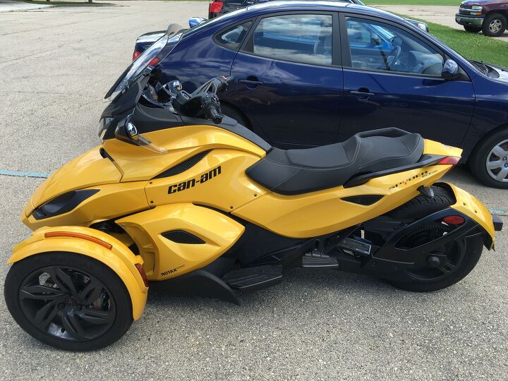 2013 canam spyder st s se semi automatic pristine condition only 5 800 miles