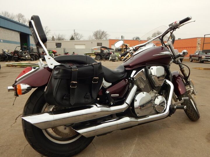 1 owner windshield backrest saddlebags cool cruise we can ship this