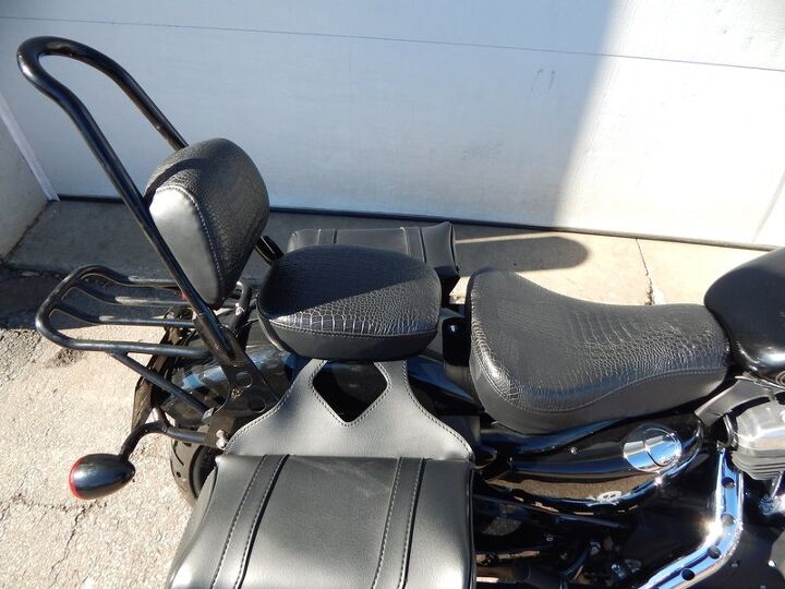 windshield saddlebags vance hines exhaust quick detach pass backrest and
