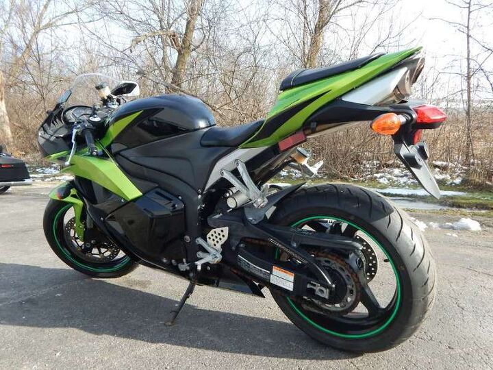 stock cool colors low miles 1 owner used sportbike racing preowned