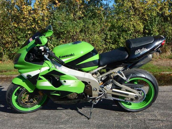 yoshimura exhaust led signals mean and green we can ship this for 399