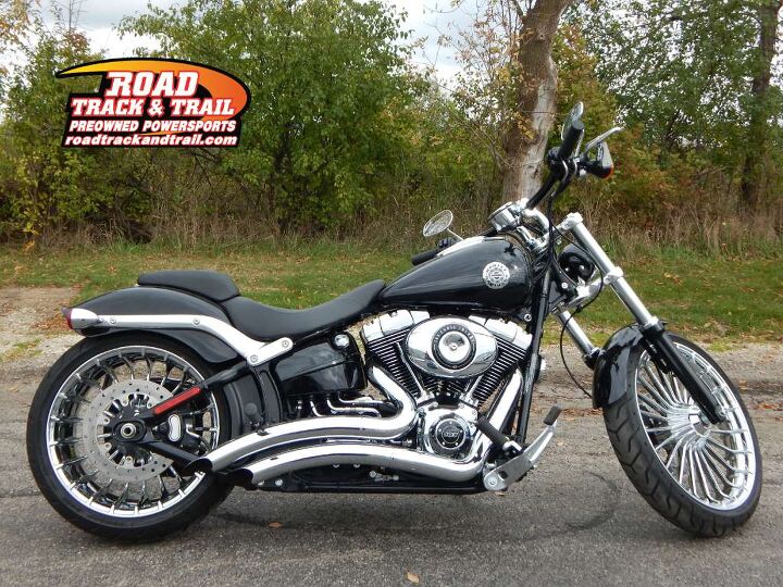 vance hines exhaust chrome cvo wheels super low miles wow