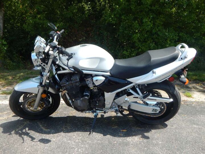 call first on this bike new tires yoshimura tri ovel exhaust bar end