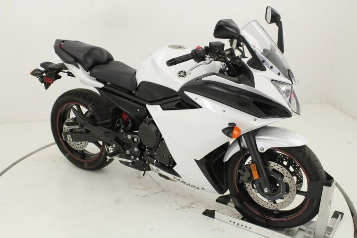 only 9967 miles 100 stock great color combo 2012 yamaha