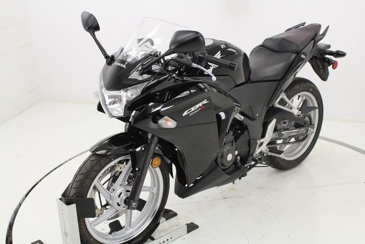 only 1193 miles great starter bike 100 stock the cbr250r