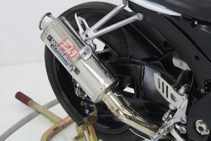 yoshimura exhaust fender eliminator frame sliders tinted