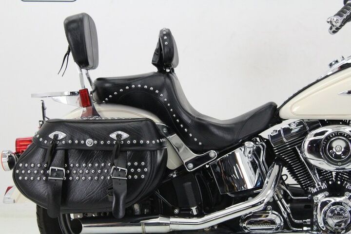 upgraded grips engine guard floor boards windshield leather saddle
