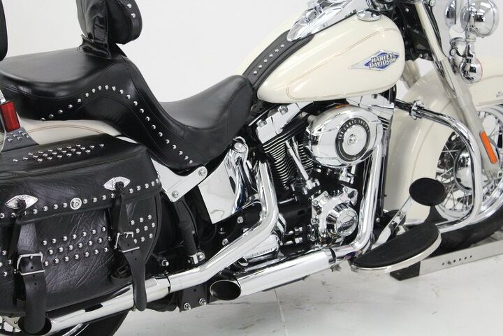 upgraded grips engine guard floor boards windshield leather saddle