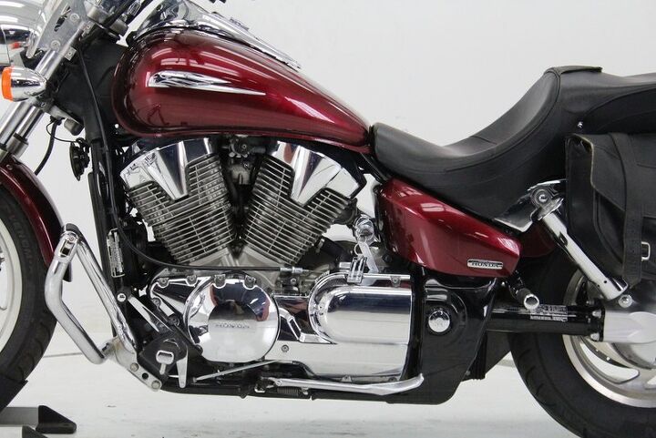 engine guard highway pegs windshield leather saddle