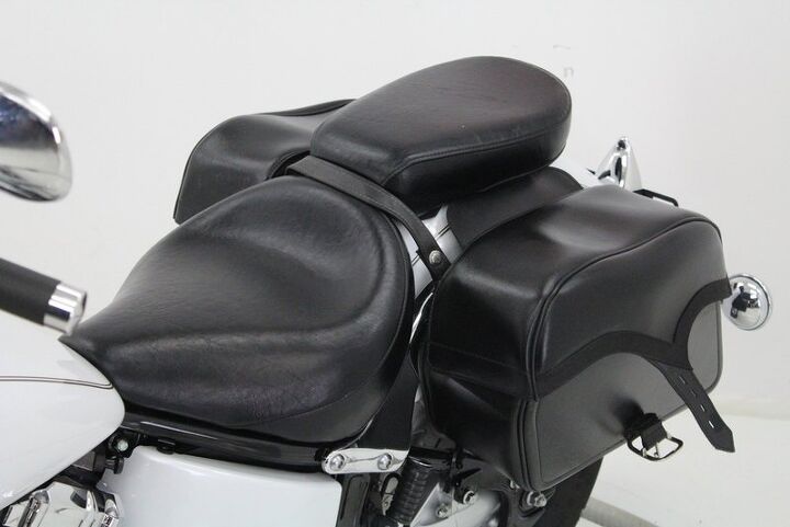 only 2635 miles leather saddle bags windshield floor