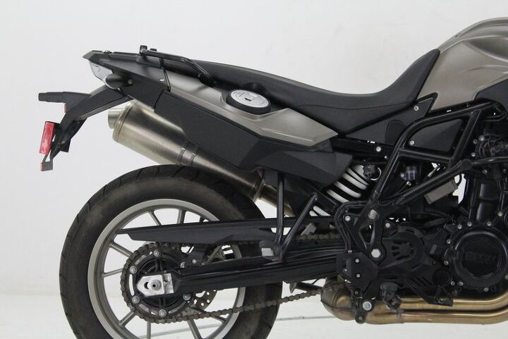 only 1905 miles tinted windscreen heated grips great dual sport