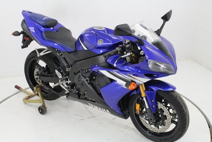 06 R1 White 2006 Yamaha YZF R1 For Sale | Motorcycle Classifieds | Motorcycle.com