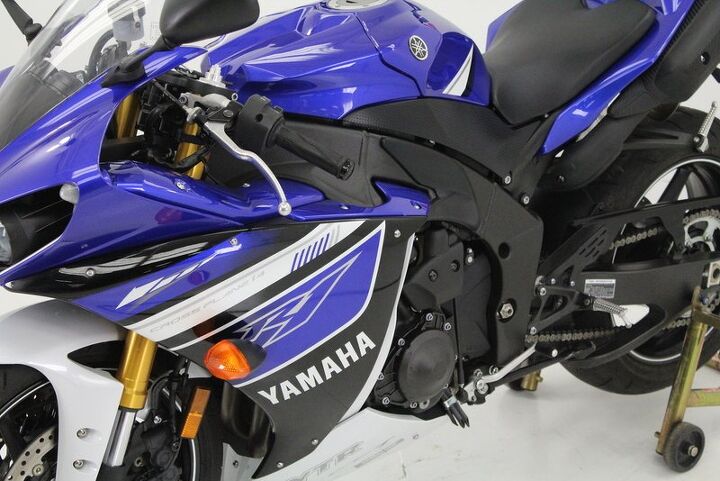 only 3078 miles great color combo 100 stock 2013 yamaha
