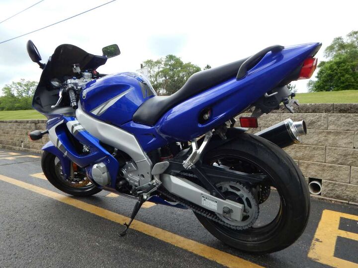 yoshimura carbon fiber exhaust cool blue sport bike www roadtrackandtrail com