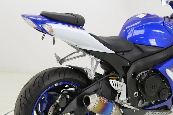 only 6991 miles scorpion exhaust fender eliminator tinted