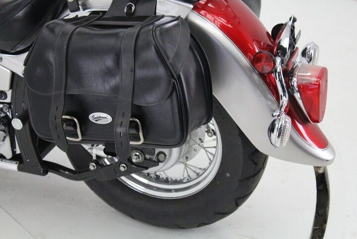 windshield leather saddle bags engine guard floor boards highway