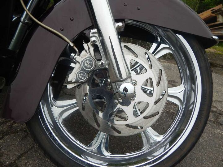 painted inner fairing custom wheels 21 front big bars chrome front end
