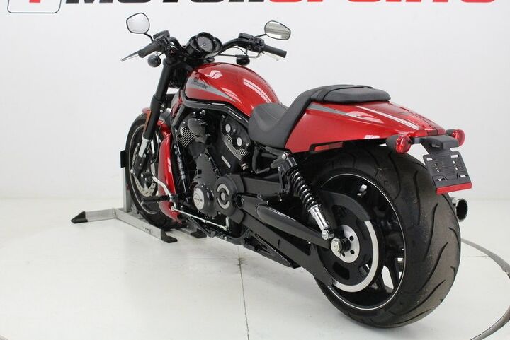 only 1372 miles vance hines exhaust night rod special