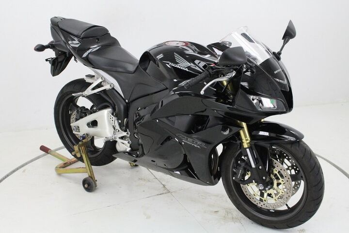 only 2308 miles great color 100 stock 2012 honda cbr