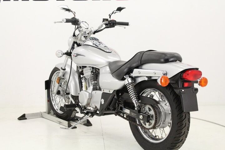only 5933 miles upgraded mirrors perfect starter bike the