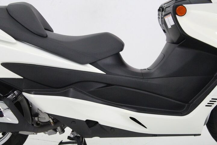 the burgman 400 also provides an impressively comfortable ride it has