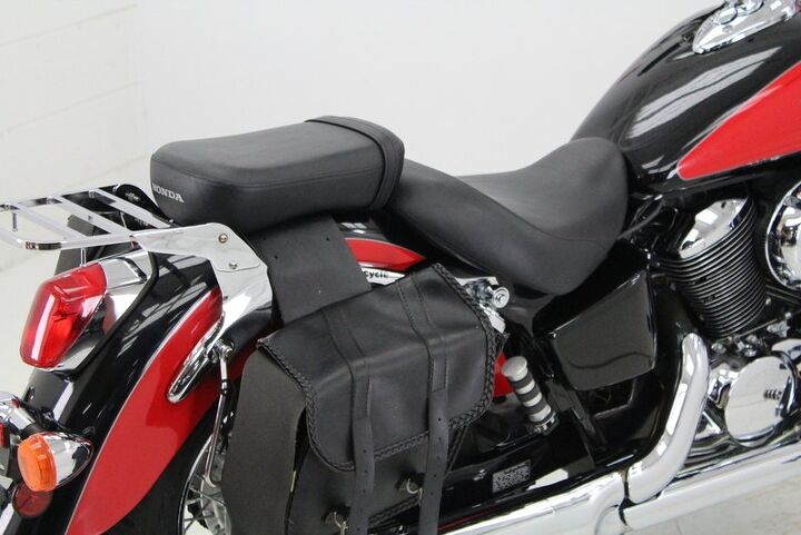 only 6816 miles great color combo back seat luggage rack leather
