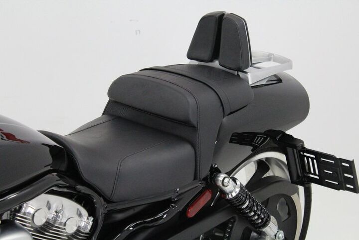 only 1087 miles vance hines exhaust passenger backrest w luggage rack 240
