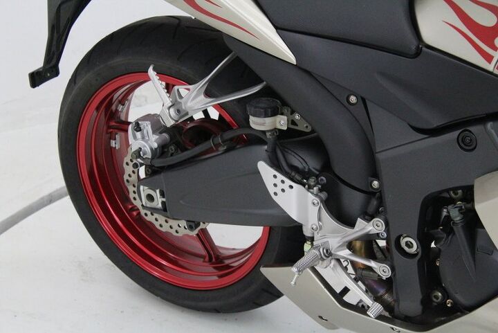 only 6044 miles akrapovic exhaust great color combo finding its