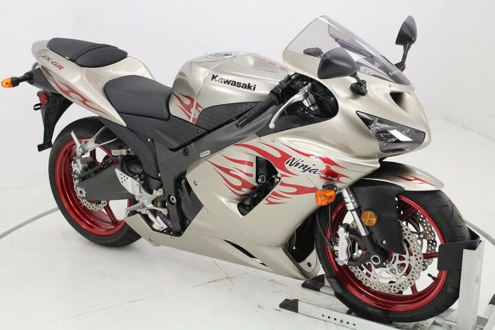 only 6044 miles akrapovic exhaust great color combo finding its