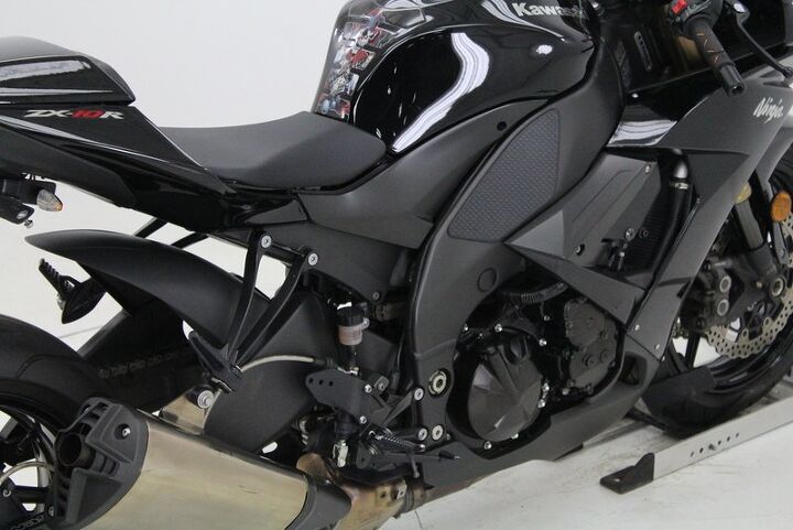only 10677 miles extended swing arm tinted windscreen fender