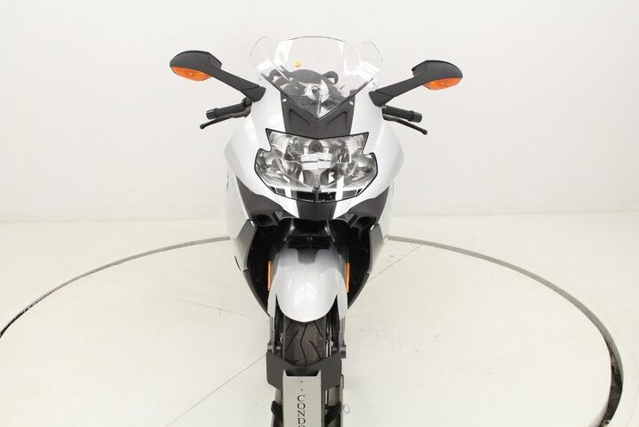 only 564 miles heated grips shift assistant electronic suspension