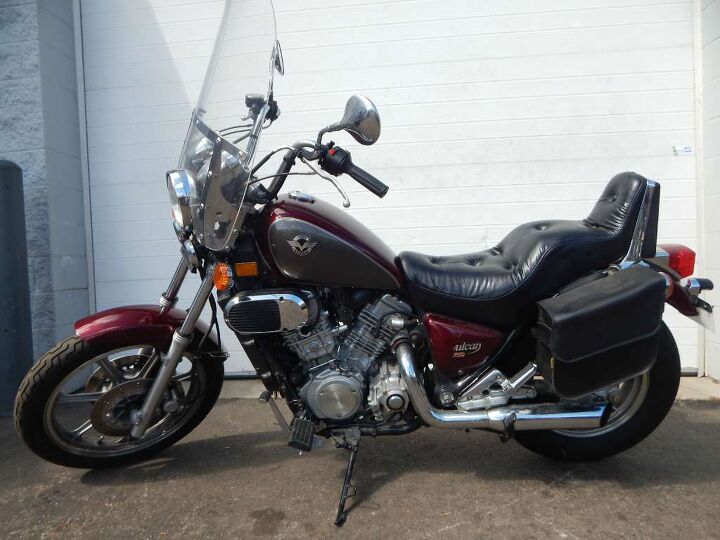 windshield bags vance hines exhaust newer tires great
