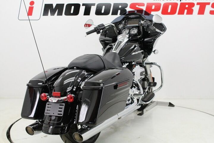 only 4955 miles radio w touch screen abs braking system six speed